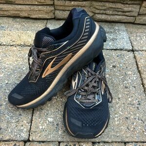 Brooks Women’s Ghost 12 size 8
